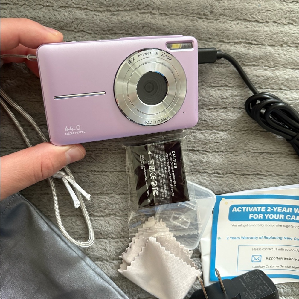 Digital Camera - Picture 2 of 7
